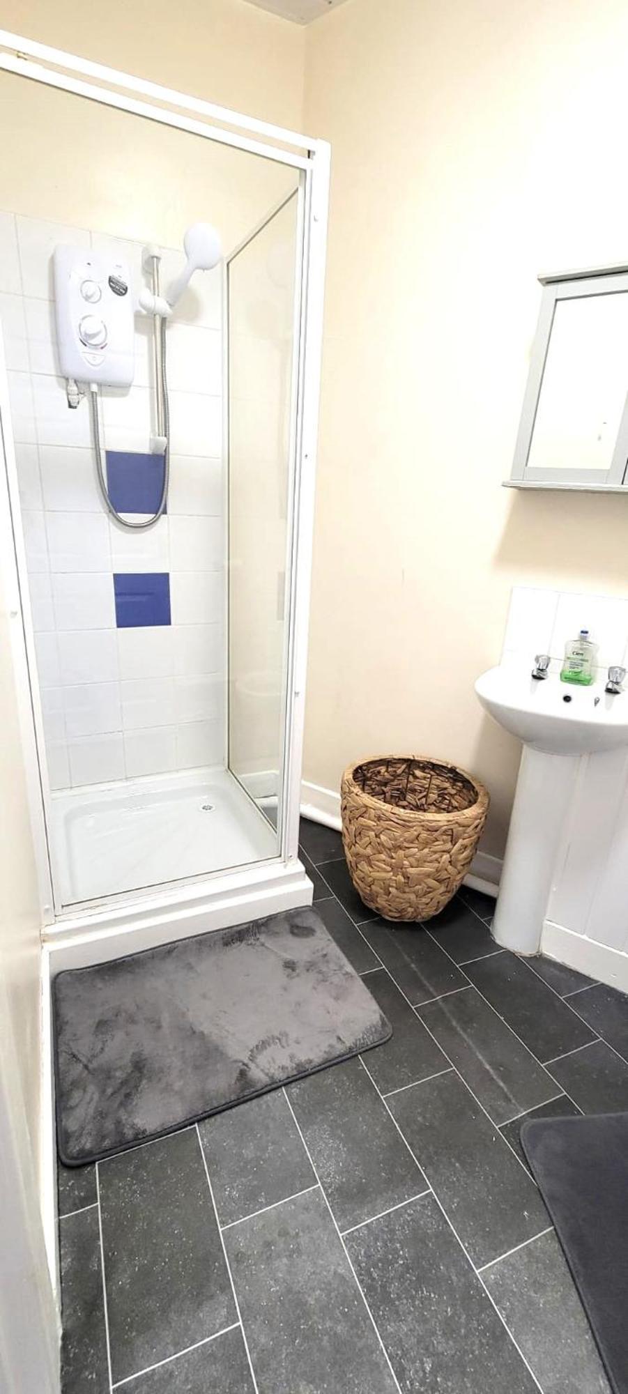 Cosy One-bedroom Flat With Free Private Parking! Blackpool